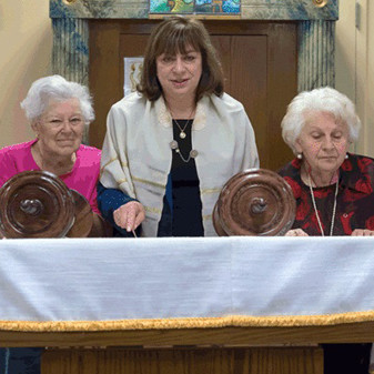 Women of the Bimah photo exhibit visits the Terraces of Baycrest