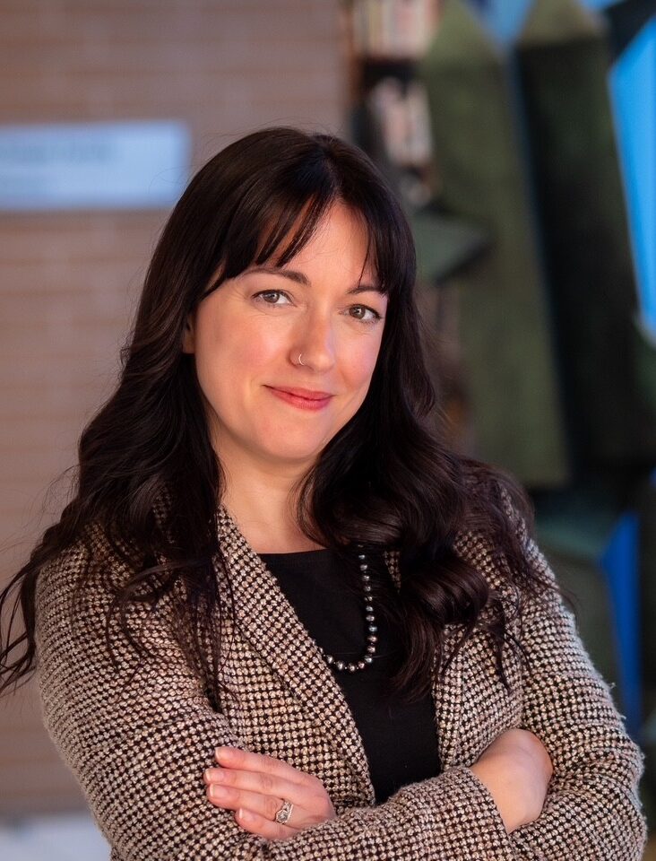 Dr. Bruna Seixas-Lima